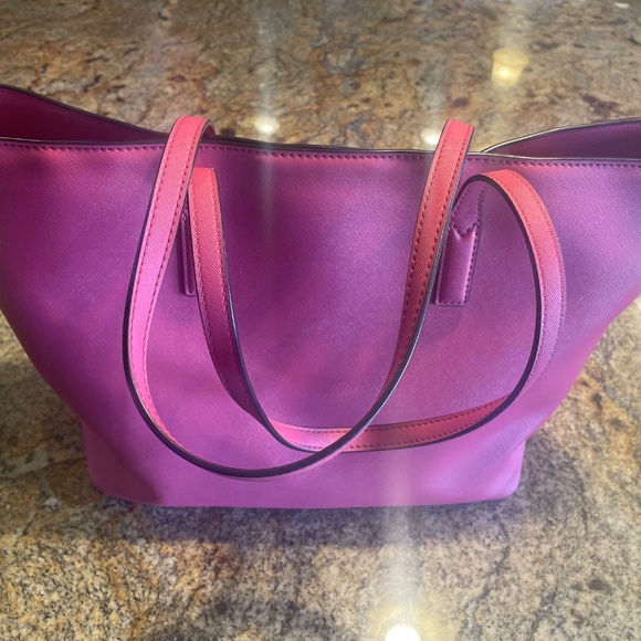 Marc Jacob’s Large Tote - Picture 3 of 6